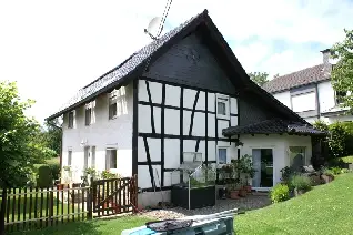 Landleben: Gemütliches Einfamilienhaus auf herrlichem Grundstück in ruhiger Dorflage von Neunkirchen-Seelscheid