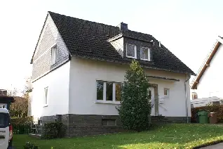 Geräumiges Einfamilienhaus mit Garage und schönem Grundstück in Waldbröl