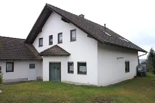 Geräumiges Einfamilienhaus mit Einliegerwohnung und Doppelgarage in ruhiger Wohnlage der Gemeinde Windeck