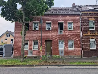 EINFAMILIENHAUS AUF SCHÖNEM GRUNDSTÜCK MIT SEHR GUTER VERKEHRSANBINDUNG IN TROISDORF-OBERLAR