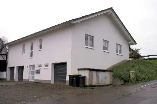 3-Zimmer-Wohnung mit großer Terrasse und 2 PKW-Stellplätzen in zentrumsnaher Wohnlage von Ruppichteroth