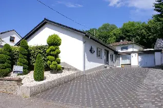 Gepflegter Bungalow mit Garage auf hübschem Grundstück Nähe Ruppichteroth-Schönenberg