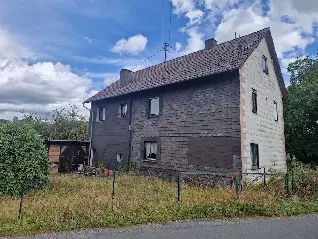 Sanierungsobjekt: Freistehendes Einfamilienhaus in ruhiger Lage von Windeck
