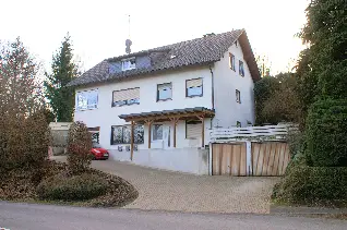 Wohnhaus mit drei Wohneinheiten und zwei Garagen Nähe Ruppichteroth