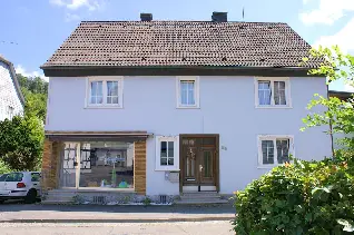 Fachwerkhaus mit zwei Wohnungen in Dorflage von Morsbach-Holpe