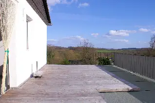 Gepflegte Mietwohnung mit großer Dachterrasse in ruhiger Dorflage